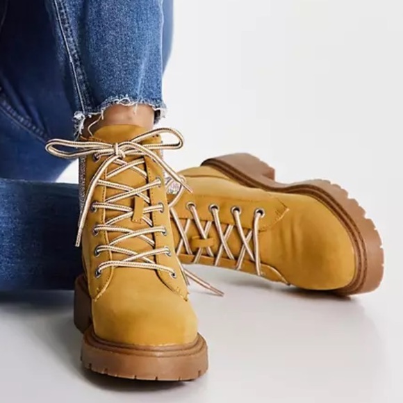 F L A S H • SALE! • NIB • ASOS • Amelie Embellished Hiker Boots - Picture 3 of 9